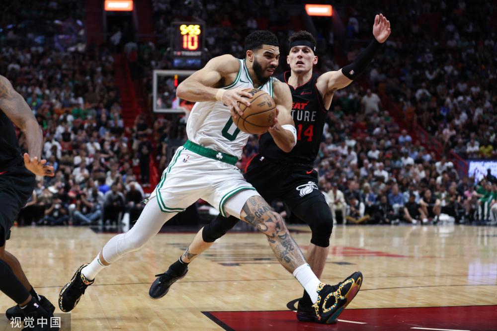 德天空：乌尔赖希将在世俱杯结束后与拜仁续约至2026年.